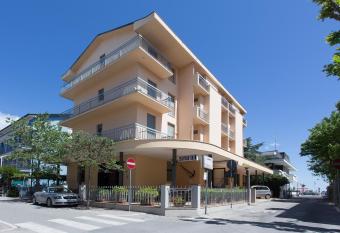 Hotel Sirena has Balcony rooms