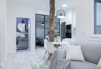 Chic Moraza by Chic Donosti has Balcony rooms