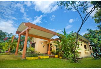 VILLA ANACAHUITA, Limonal has Balcony rooms