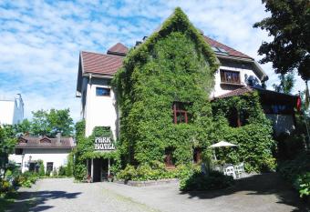 Park Hotel Turku allows 18 year olds to book a room