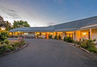 Stony Rise Cottage B&B allows 18 year olds to book a room