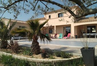 Les Figues allows 18 year olds to book a room