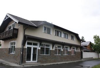 Casa Ianis allows 18 year olds to book a room