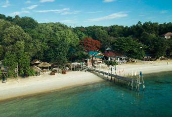 Apache Loongdum Koh Samed                                                                               has Balcony rooms