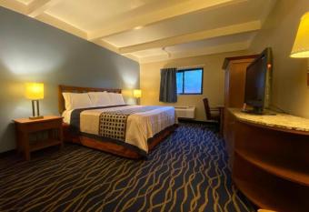 Economy Inn North Randall has Smoking rooms