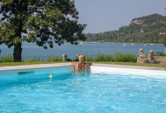 Appartamenti Villa Andrea allows 18 year olds to book a room