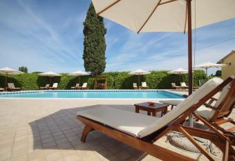 Podere Tre Cipressi Country Resort has Balcony rooms