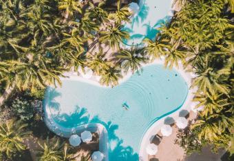 Canonnier Beachcomber Golf Resort & Spa has Balcony rooms