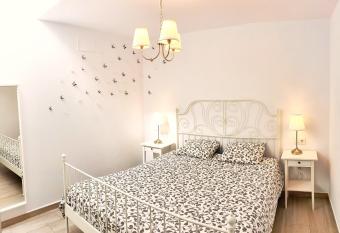 Kotik   18 allows 18 year olds to book a room