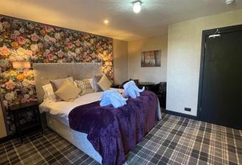 The Albert Inn allows 18 year olds to book a room