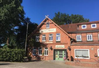 Gasthof Heidelust Pension allows 18 year olds to book a room