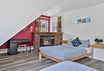 Samesun Banff Hostel allows 18 year olds to book a room