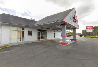 OYO Hotel Jennings Near Crowley, LA I-10 allows 18 year olds to book a room