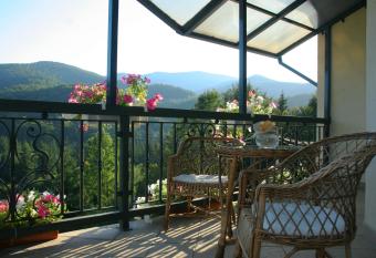 Goverla has Balcony rooms