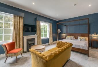 The Northwick Arms Hotel allows 18 year olds to book a room