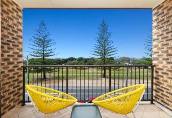 Surfside Apartment 11 by Kingscliff Accommodation has Balcony rooms