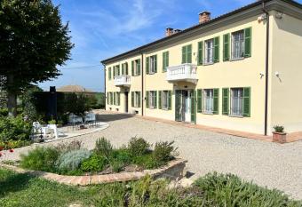 Belcasale has Balcony rooms