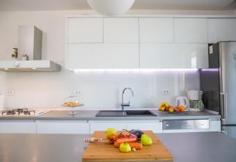 Laurels has Balcony rooms