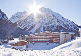 Aparthotel Kleinwalsertal has Balcony rooms