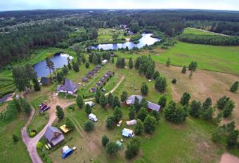 Campsite Leiputrija allows 18 year olds to book a room