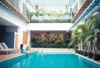 Nonnee Hotel Kata Beach Phuket allows 18 year olds to book a room