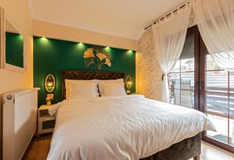 Villa Park Plitvice has Smoking/Balcony rooms