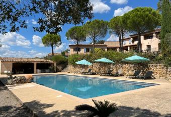 Le Mas des Collines has Balcony rooms