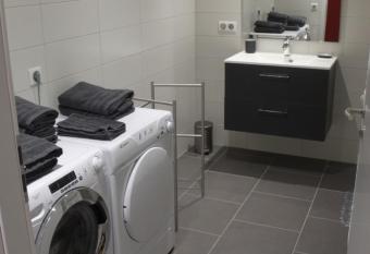 La Croix Du Loup has Balcony rooms