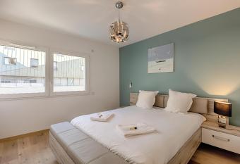 Appart L avant Scene Tresums allows 18 year olds to book a room