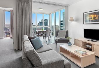 Oaks Brisbane Festival Suites has Balcony rooms