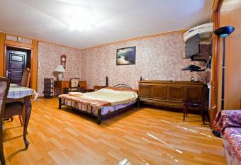 Lessor Apartments has Balcony rooms