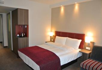 Hotel zur Krone allows 18 year olds to book a room