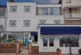 De L Etang has Balcony rooms