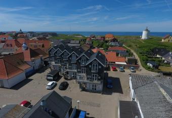 Luksus i L  kken allows 18 year olds to book a room