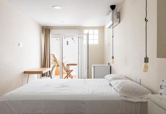 Oasis Urbano Ciudad Expo has Balcony rooms