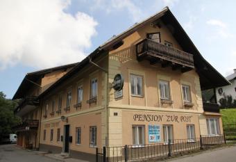 Zur Post has Balcony rooms