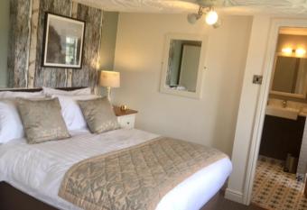 The Swan Inn allows 18 year olds to book a room