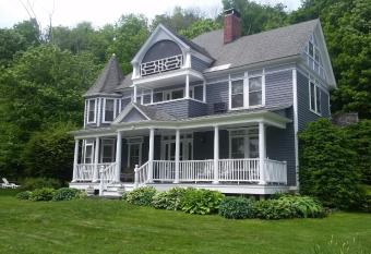 The Cornell Inn has Balcony rooms