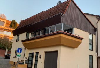 Ferienapartments Zwingenberg allows 18 year olds to book a room