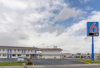 Motel 6-Rock Springs, WY allows 18 year olds to book a room