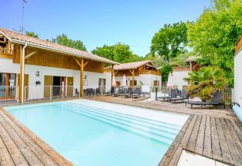 Vacanc  ole - Les Rives du Lac allows 18 year olds to book a room