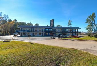 Xpress Inn & Extended Stays has Smoking rooms