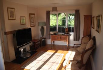 Spacious home in Bath, nature and city! has Balcony rooms