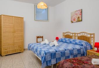 Appartamento Serena allows 18 year olds to book a room