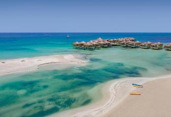 Palafitos Overwater Bungalows El Dorado Maroma - Adults Only has rooms with a private hot tub