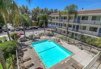 Motel 6-San Bernardino, CA - North has Smoking rooms