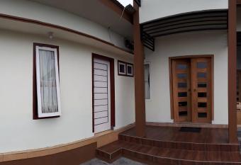 Bromo Deddy Homestay has Balcony rooms
