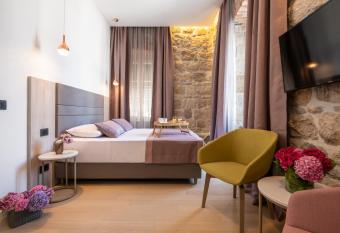 Boutique B&B Villa Faggioni allows 18 year olds to book a room
