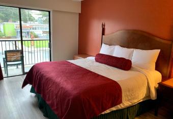 Windsor Motel allows 18 year olds to book a room