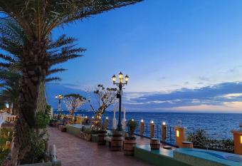 Terrace Garden Mihama Resort has Balcony rooms